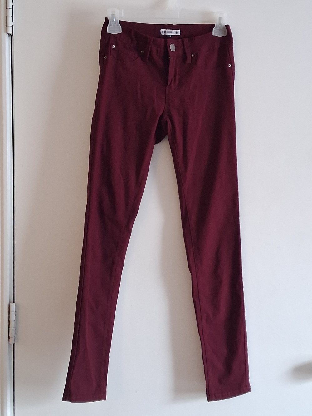 YMI Women's Skinny Jeans in Deep Burgundy